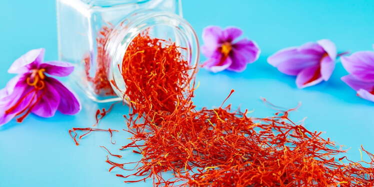 بهترین روش دم کردن زعفران برای طعم‌دهی به غذاهای ایرانی